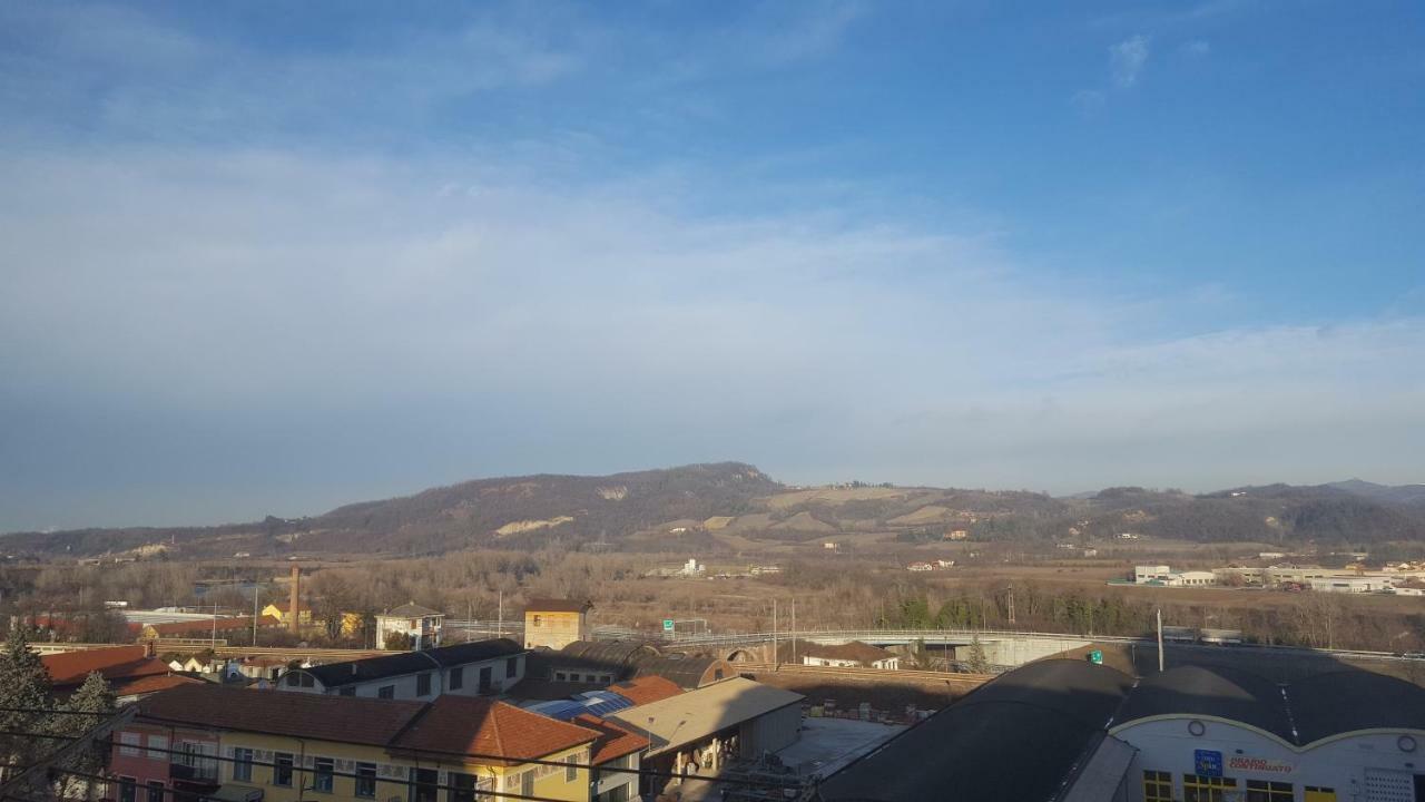 Affittacamere Serravalle Shopping 塞拉瓦莱·斯克里维亚 外观 照片