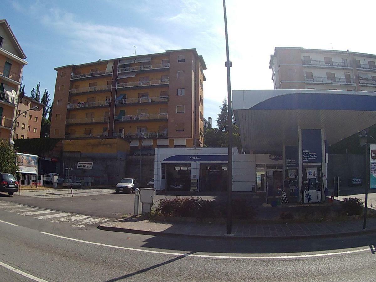 Affittacamere Serravalle Shopping 塞拉瓦莱·斯克里维亚 外观 照片