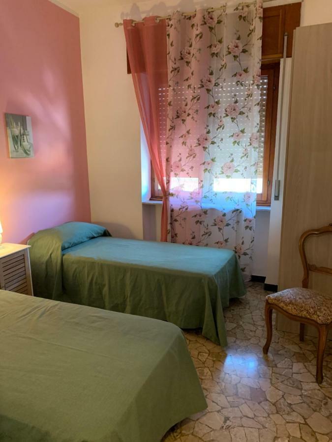 Affittacamere Serravalle Shopping 塞拉瓦莱·斯克里维亚 外观 照片